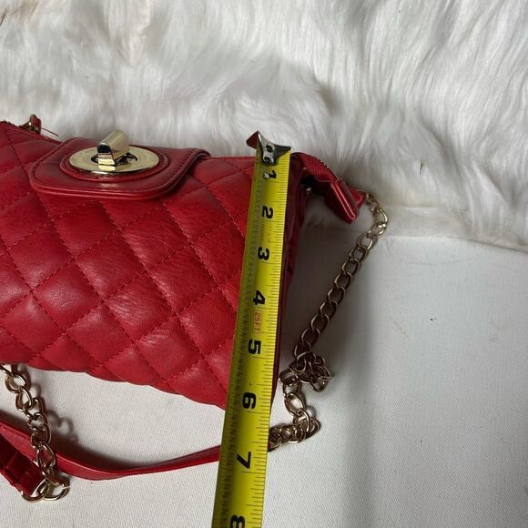 Aldo red quilted crossbody bag with gold tone latch closure. - Picture 5 of 12
